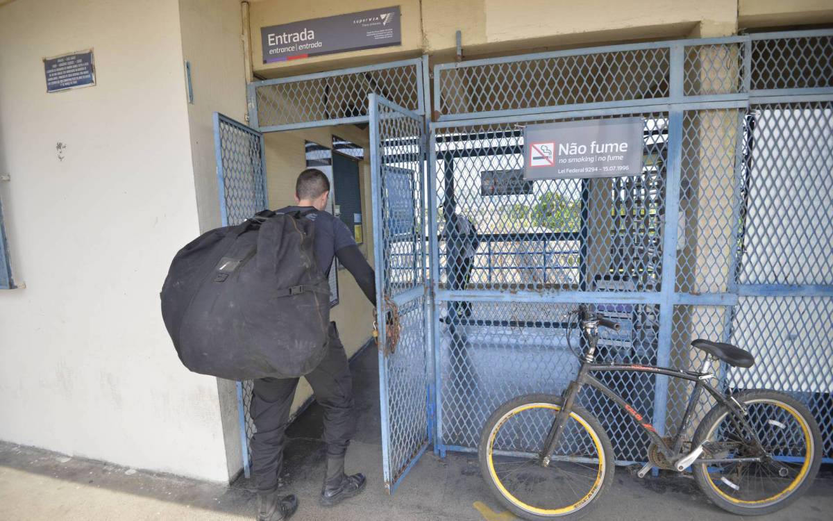 Rio de Janeiro (RJ),14.09.2021 - CIDADE/ POLICIA / RIO DE JANEIRO  - Evento na Cidade da policia celebrou  um ano da gestao do Secretario de Policia Civil Allan Turnowski, na fot o Delegado Rodrigo Oliveira que foi homenageado   Foto: Fabio Costa/ Agencia O Dia