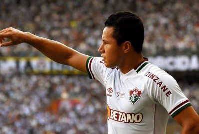 Em áudio do VAR sobre pênalti contra o Fluminense, árbitro disse: 'Posição natural (do braço)'