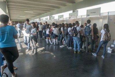 UFRJ faz evento gratuito para apresentar cursos de graduação a estudantes do ensino médio