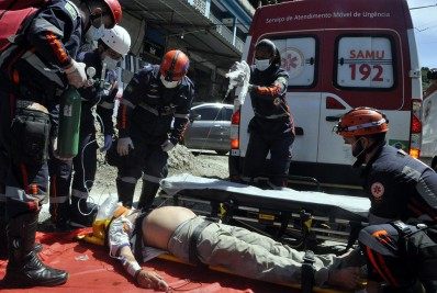 Samu Magé finaliza curso de capacitação de Atendimento Pré-Hospitalar com simulação de acidente automobilístico