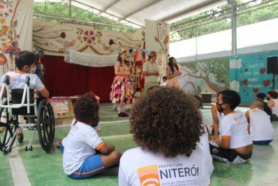 Niterói incentiva a leitura entre crianças, com arte, teatro e poesia 