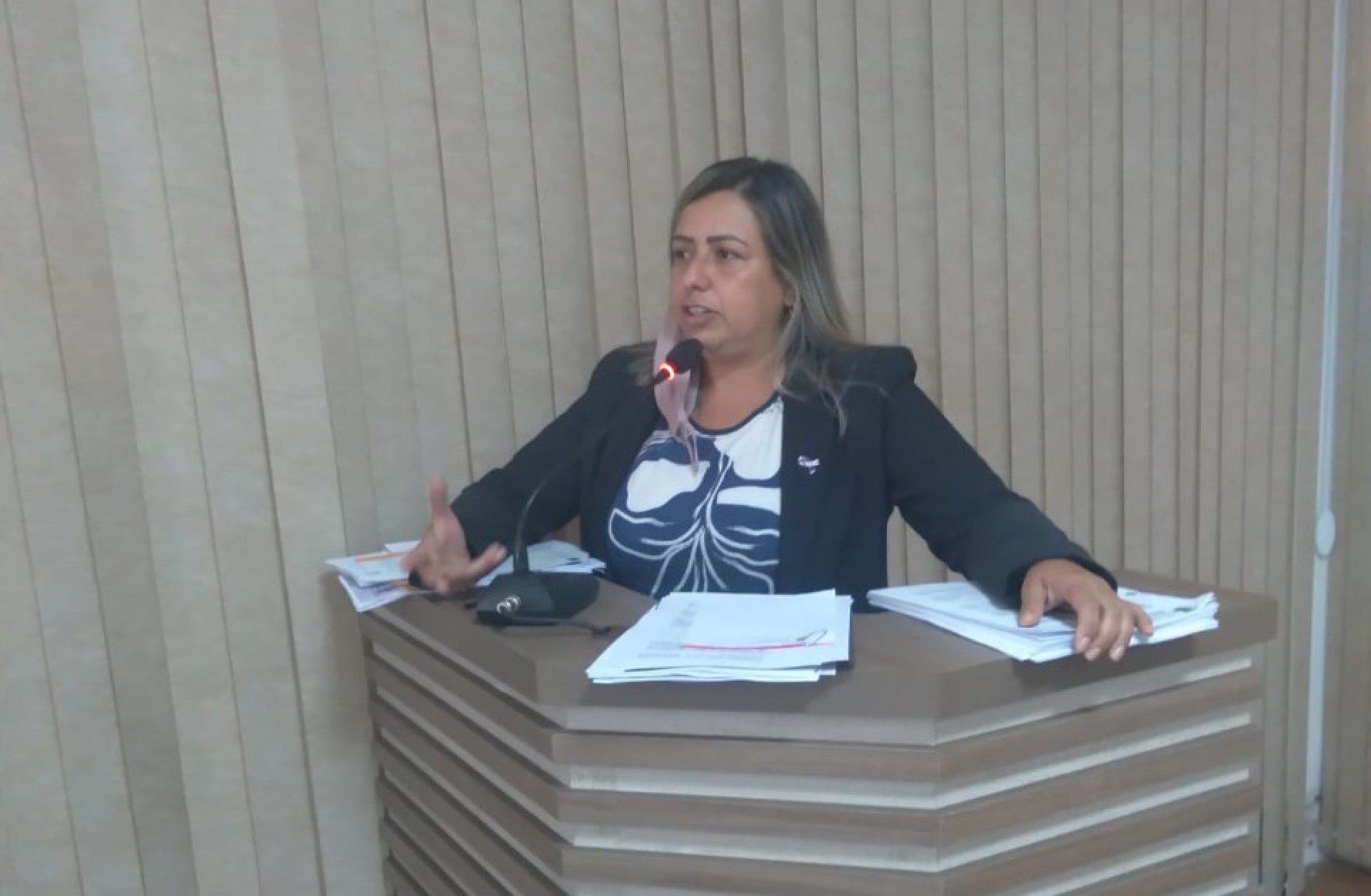 Vereadora Mislene de Andr&eacute; foi a respons&aacute;vel pela den&uacute;ncia da d&iacute;vida  - Comunica&ccedil;&atilde;o da C&acirc;mara de S&atilde;o da Aldeia / Divulga&ccedil;&atilde;o