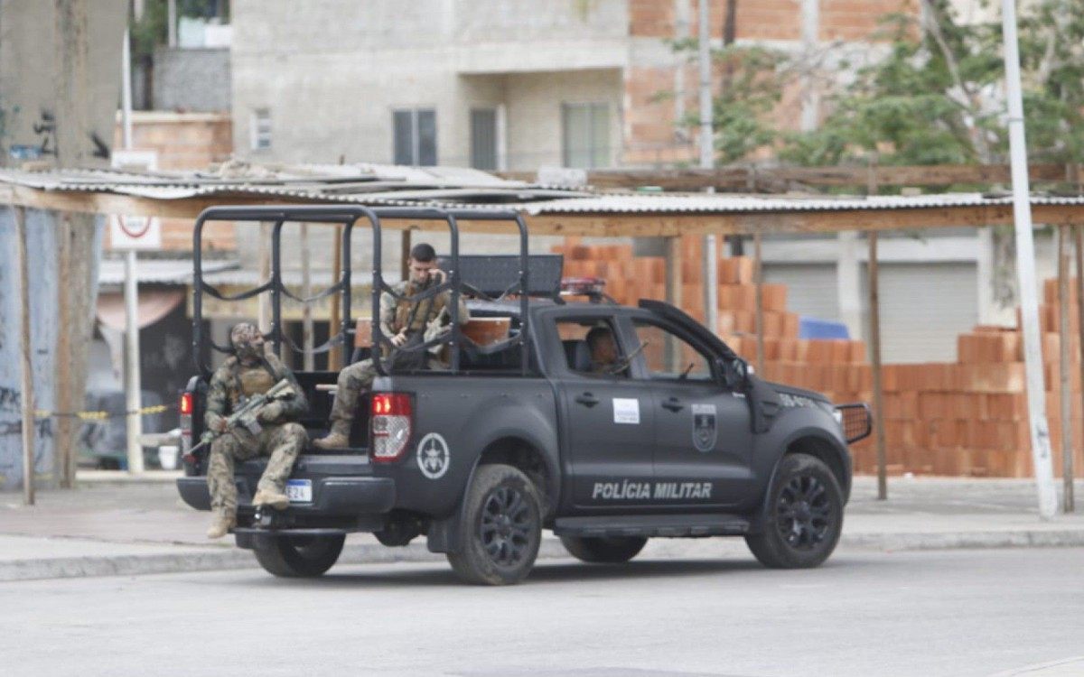 Polícia Militar dá apoio à Operação Limpidus, da 21ªDP (Bonsucesso) - Reginaldo Pimenta / Agência O Dia