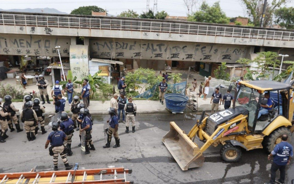 Seop, Seconserva, Comlurb e Secretaria de Meio Ambiente estão no local - Reginaldo Pimenta / Agência O Dia