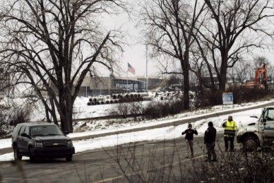 EUA: Estudante abre fogo em escola e mata três jovens