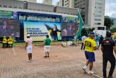 Transmissão da filiação de Bolsonaro ao PL tem ruas vazias em Brasília