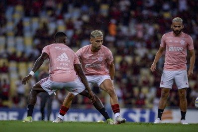 Andreas Pereira agradece apoio da torcida: 'A cada dia mais o Flamengo me surpreende'