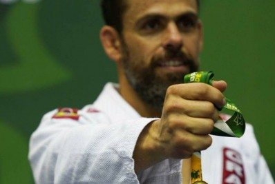 Campeão de jiu-jitsu era passageiro de bimotor que caiu entre Ubatuba e Paraty