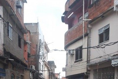 Polícia Militar faz operação nas comunidades de Manguinhos, Arará e Mandela