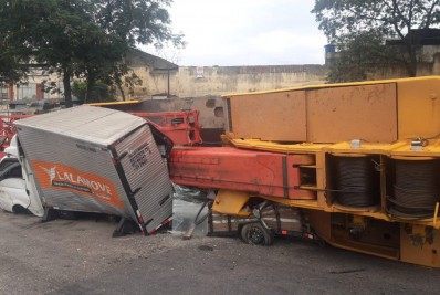 Acidente grave interdita o trânsito na Via Dutra 