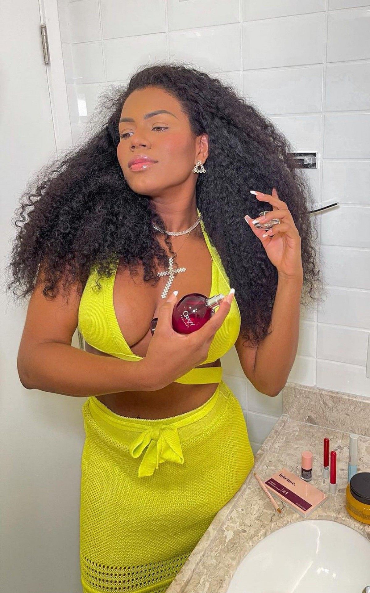 Influenciadora digital denuncia racismo em loja; V&iacute;deo