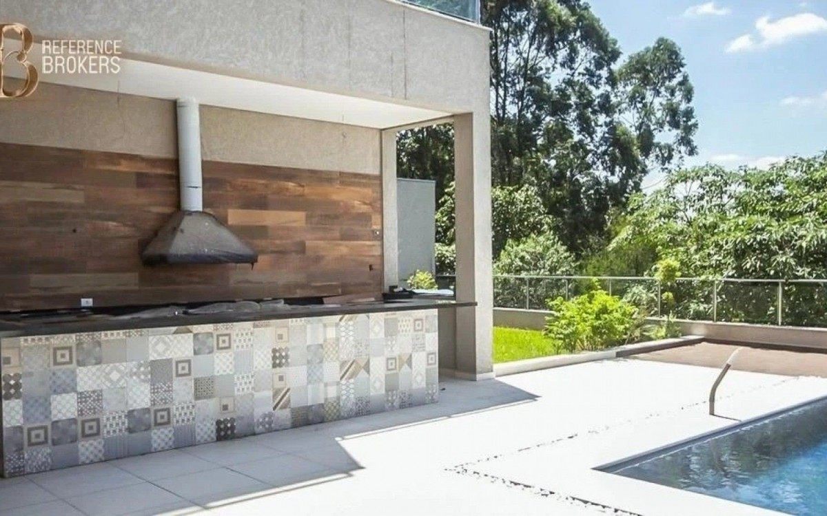 Deolane Bezerra negocia compra de mans&atilde;o avaliada em R$ 11 milh&otilde;es em Alphaville, em S&atilde;o Paulo