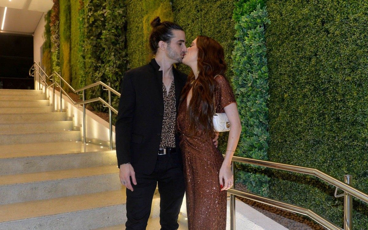 Fiuk e a namorada, Thaisa Carvalho