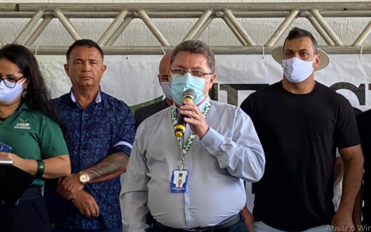 Presidente do DER, em sua &uacute;ltima vinda &agrave; Regi&atilde;o dos Lagos, disse que licita&ccedil;&atilde;o para recapeamento da RJ 140 j&aacute; estava pronta. Mas n&atilde;o deu prazo para iniciar os trabalhos. Enquanto isso, haja buraco. 