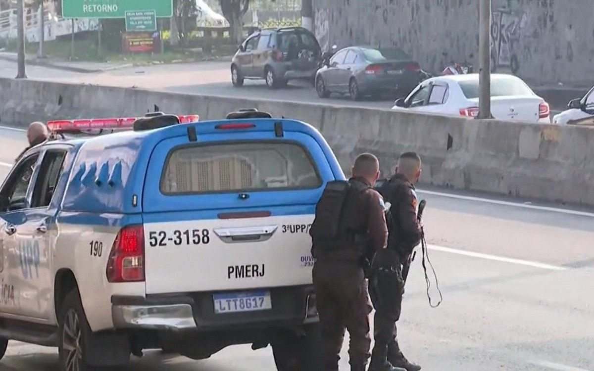 Linha Amarela chegou a ser fechada nos dois sentidos por conta do tiroteio na Mar&eacute;