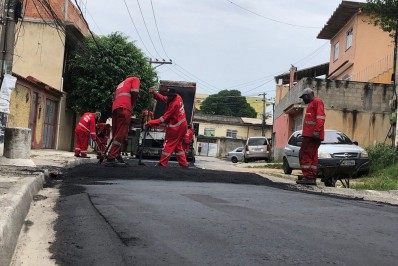 Obras de asfalto chegam ao bairro Parque José Bonifácio, em Meriti