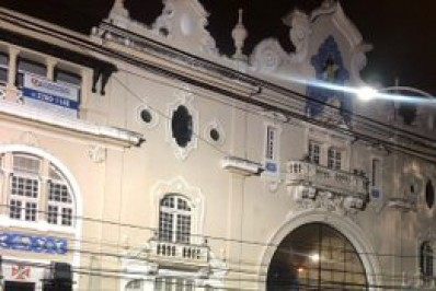 Torcida protesta com faixas em São Januário: 'O Vasco não está a venda'; veja fotos