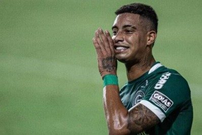 Vasco teria interesse em goleiro ex-Flamengo, Alef Manga e mais sete