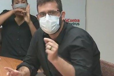 Niterói faz aplicação da terceira dose em pessoas a partir de 18 anos