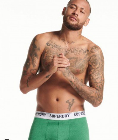 Neymar aparece só de cueca em ação de patrocinadora - Reprodução
