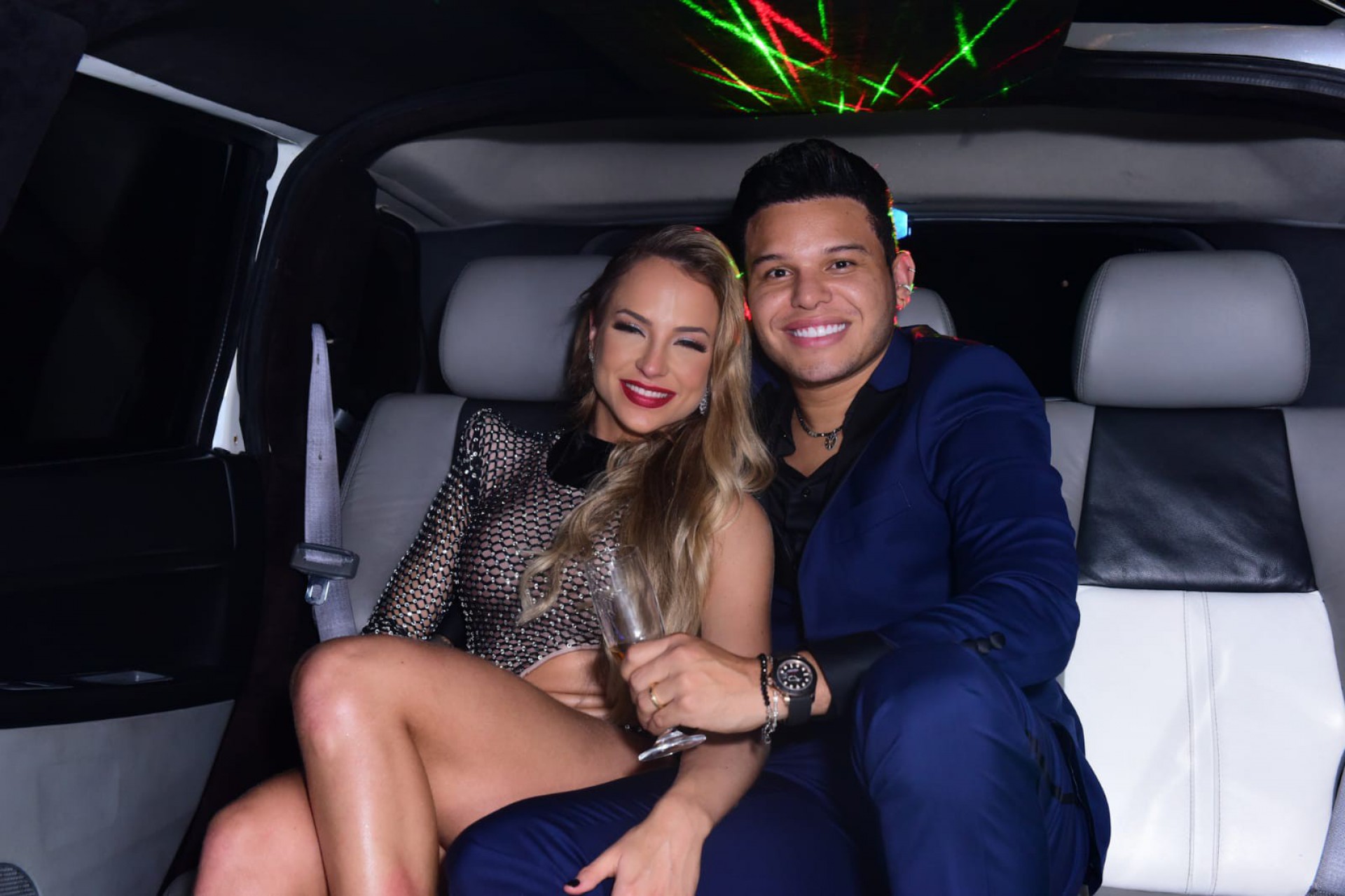 Gabi e Tierry chegam de limusine na festa de aniversário de 25 anos da cantora e ex-BBB Gabi Martins - Ag.news