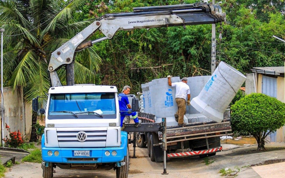 As ruas est&atilde;o sendo drenadas para que posteriormente sejam asfaltadas