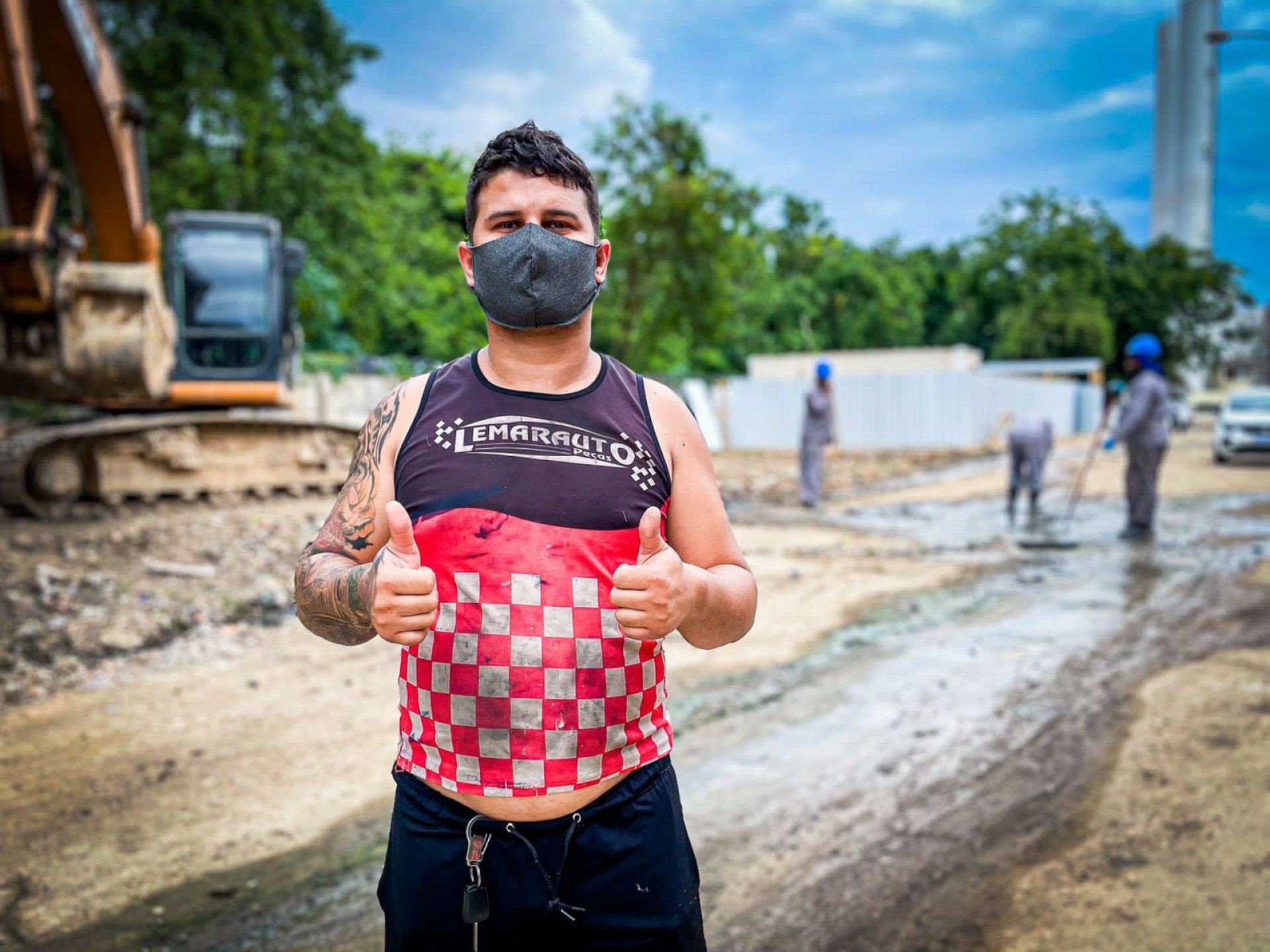 O mec&acirc;nico M&aacute;rcio Moreira mora no bairro h&aacute; anos e n&atilde;o acreditava que a localidade receberia obras - Rafael Barreto / PMBR