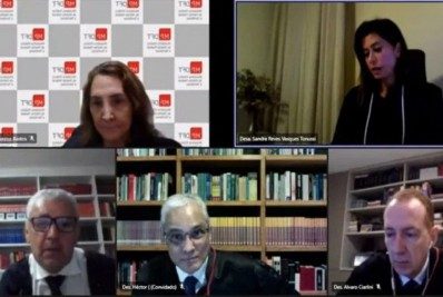 Vídeo: desembargador é flagrado em momento de intimidade durante sessão virtual