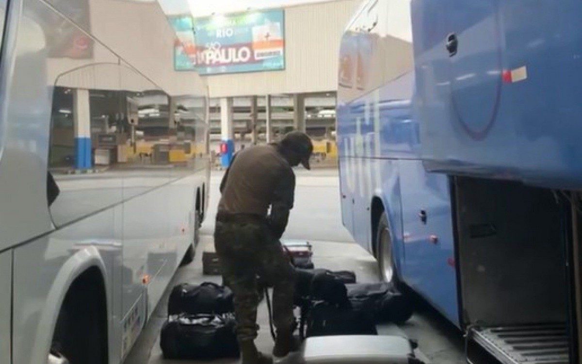 Delegacia do Centro realizou fiscalização contra o tráfico de drogas na Rodoviária Novo Rio - Divulgação