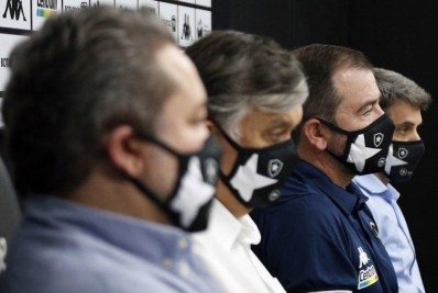 Enderson Moreira projeta liberação de verba no Botafogo: 'O máximo possível para montarmos um bom time'