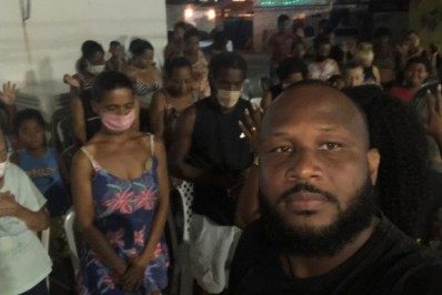 Ex-jogador do Botafogo pede ajuda para projeto social em Duque de Caxias