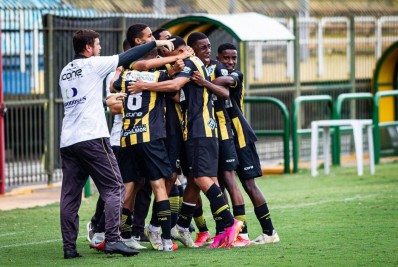 Voltaço enfrenta o Vasco pela final da Taça Rio Sub-15 nesta sexta-feira