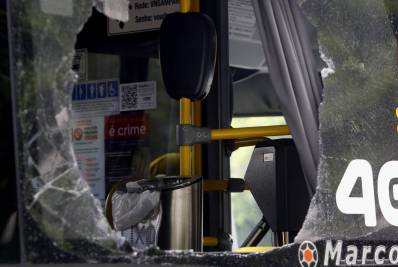 Polícia espera laudo da perícia para saber de onde partiu tiro que matou idosa em ônibus