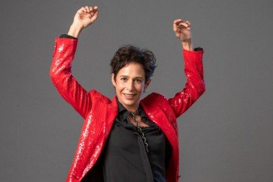 'Tenho 58 anos e me sinto maravilhosa' diz Andréa Beltrão sobre etarismo