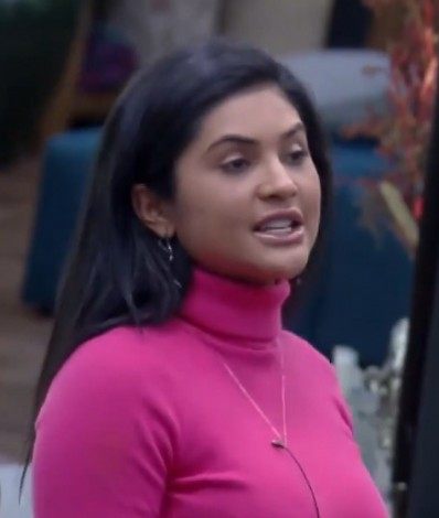 'A Fazenda 13': Mileide Mihaile e Solange Gomes brigam  - reprodução de vídeo