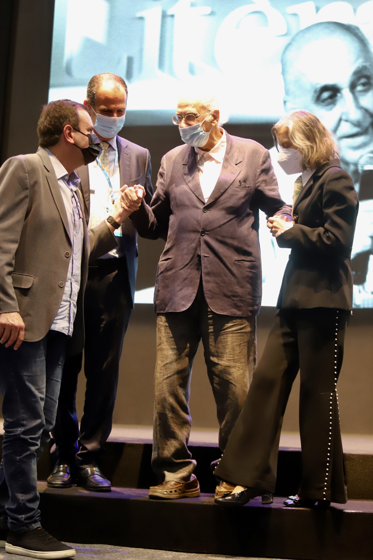 O prefeito do Rio, Eduardo Paes, participou da abertura da Bienal do Livro, nesta sexta-feira (3) - Beth Santos/Prefeitura do Rio
