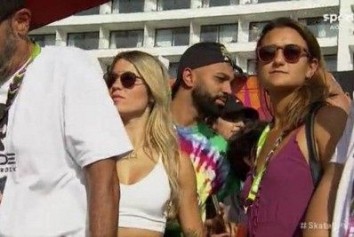 Após desfalcar o Flamengo, Gabigol surge em evento ao lado de Letícia Bufoni e fãs shippam