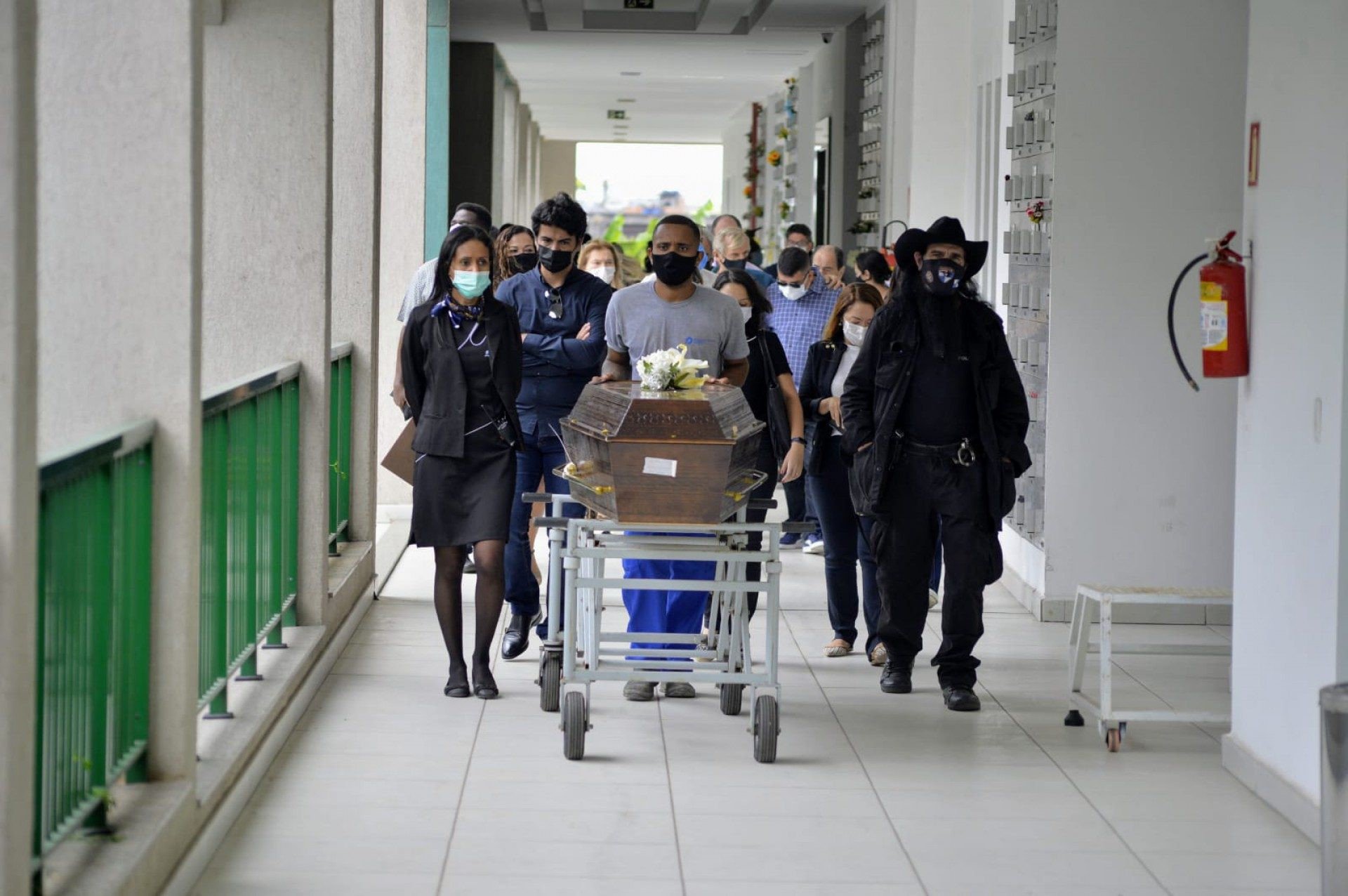 Família e amigos se despediram de Zeca na tarde deste sábado (4) - Fábio Costa/Agência O DIA 