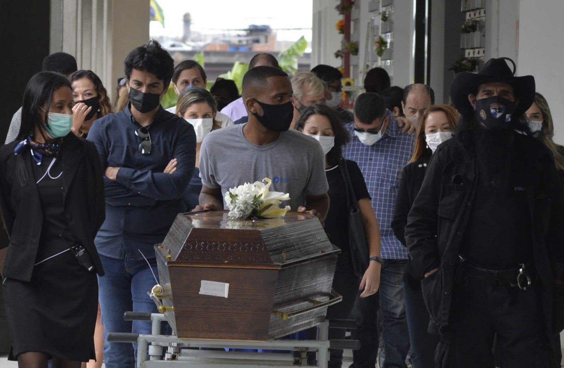 Família e amigos se despediram de Zeca na tarde deste sábado (4) - Fábio Costa/Agência O DIA 