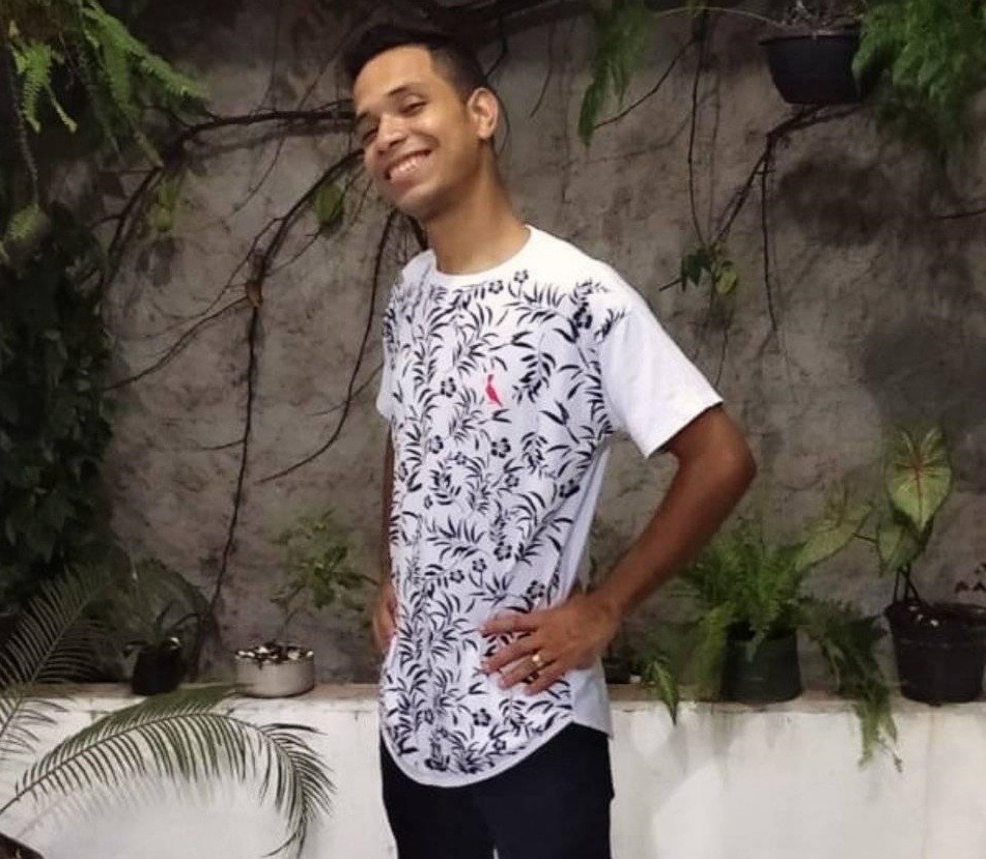 Jogador brasileiro morre atropelado dentro de casa enquanto