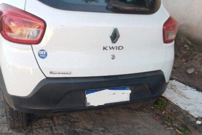 PM recupera veículo roubado em Macaé: Carro foi encontrado no Lagomar