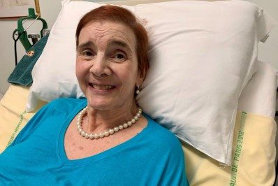 Corpo da jornalista e historiadora Lucia Hippolito é cremado no Rio