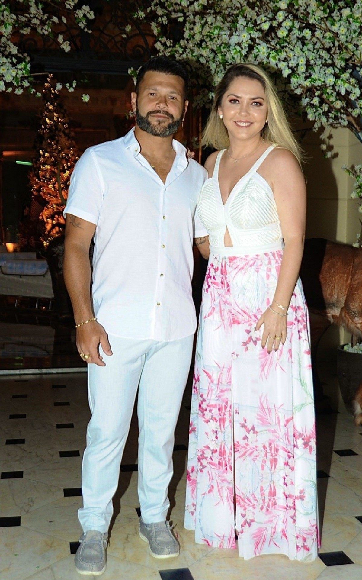 Sertanejo Marcos e a mulher, Lu Marchioto