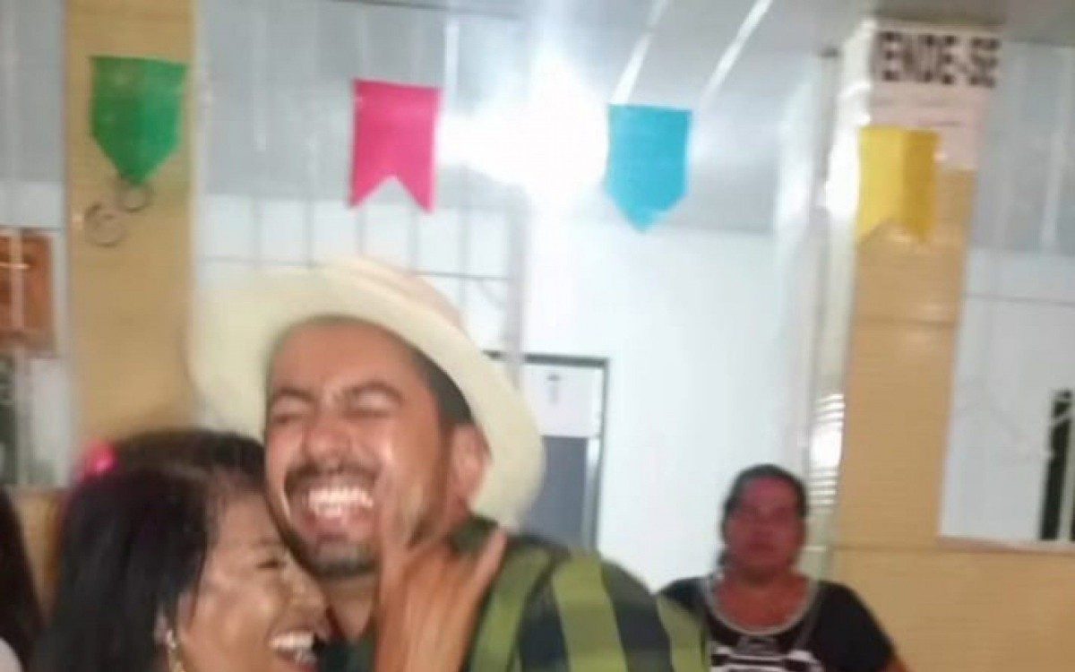 Influenciador apareceu abalado nas redes sociais