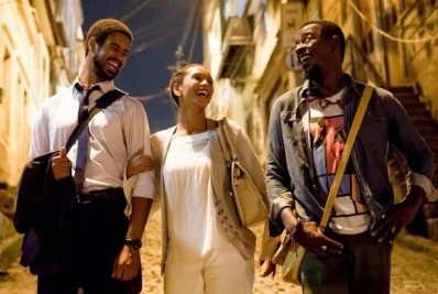 Cena do filme 'Medida Provisória', com Alfred Enoch, Taís Araujo e Seu Jorge - Divulgação