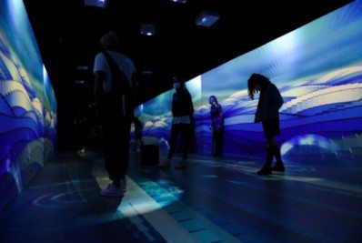 MAC tem instalação imersiva desafiadora para o visitante ficar em off
