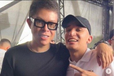 De volta ao circuito, DJ Ivis é tietado por Safadão e João Gomes: 'Bom curtir você de perto'