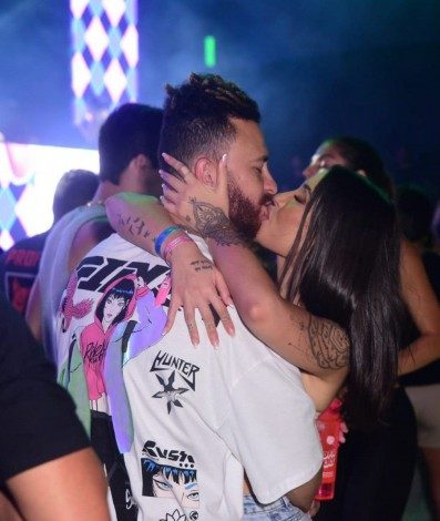 Bianca Andrade e Fred se beijam na Farofa da Gkay - Fortaleza CE  - Ag.news