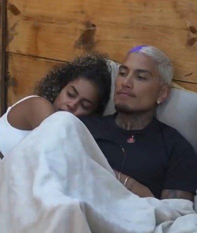 Sthe Matos e Dynho Alves estão sempre grudados em 'A Fazenda 13' - Reprodução