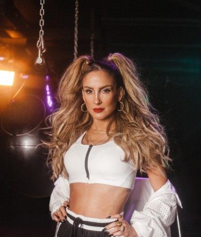 Claudia Leitte - Tainá Bernard